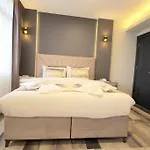 Gueler Palas 3*